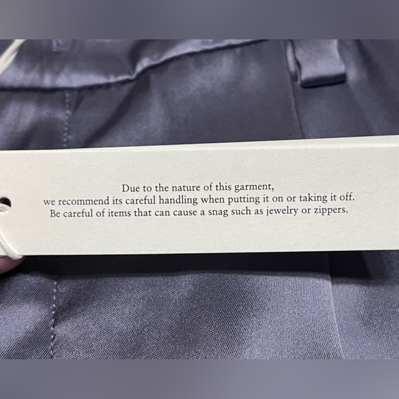 Vince Pleat Front Shiny Pant in purple——Size 6–NWT - Picture 12 of 14